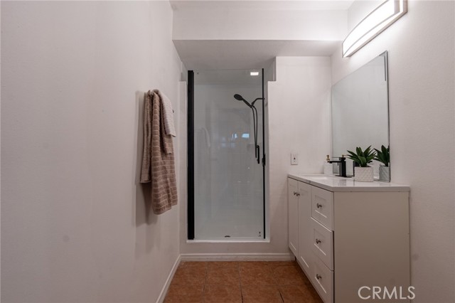 Detail Gallery Image 16 of 21 For 6155 Reseda Blvd #4,  Tarzana,  CA 91335 - 3 Beds | 2 Baths
