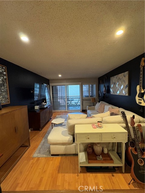 Front Image Thumbnail for CRSR26089904