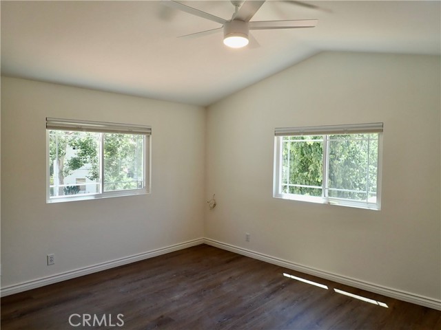 4355 Oak Glen Street, Calabasas CA: https://media.crmls.org/medias/d907aeca-1d20-4eb2-b24d-adf0fc8d789a.jpg