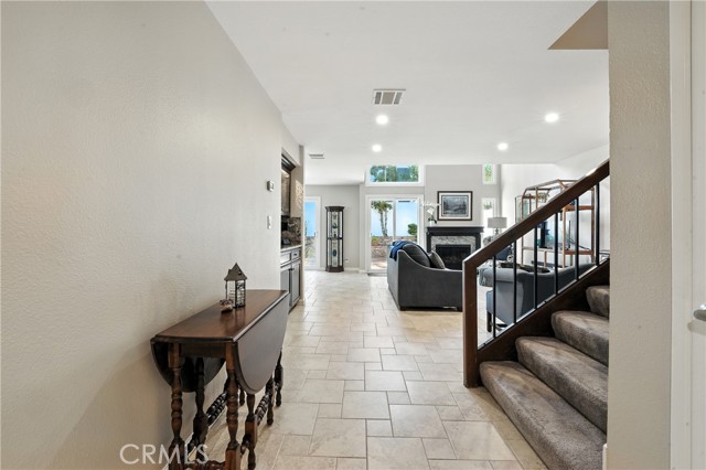18221 Andrea N Circle, Northridge CA: https://media.crmls.org/medias/d907ee17-b33f-4a29-b3e7-f0250a4b7a9b.jpg