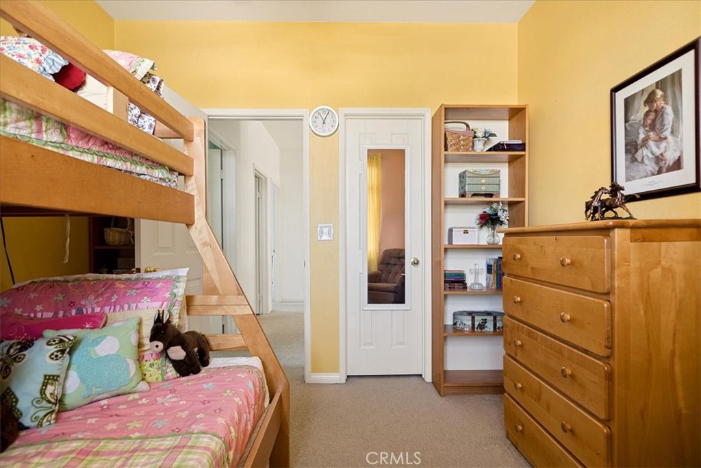 https://media.crmls.org/medias/d907f741-959b-41bc-90f7-53cdab606b69.jpg?preset=X-Large