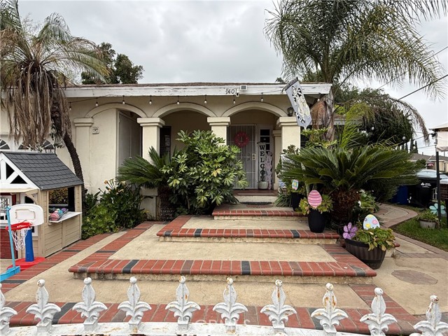 Detail Gallery Image 2 of 3 For 1401 Carob, Montebello,  CA 90640 - 6 Beds | 3 Baths