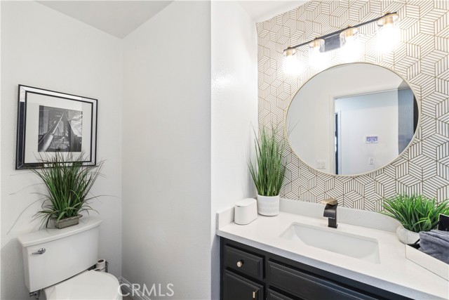 Detail Gallery Image 11 of 24 For 14272 Laurel Dr, Riverside,  CA 92503 - 3 Beds | 2/1 Baths