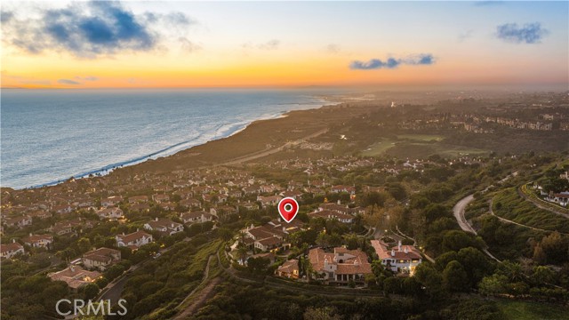 24 Scenic Bluff, Newport Coast CA: https://media.crmls.org/medias/d90a3d62-44b0-47e1-bca8-2746d56bda19.jpg