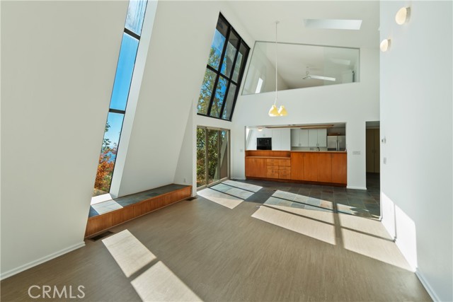 Detail Gallery Image 8 of 75 For 22 Holly Dr, Running Springs,  CA 92382 - 3 Beds | 2/1 Baths