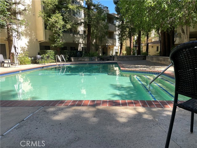 Detail Gallery Image 4 of 26 For 7800 Topanga Canyon Bld #208,  Canoga Park,  CA 91304 - 3 Beds | 2 Baths