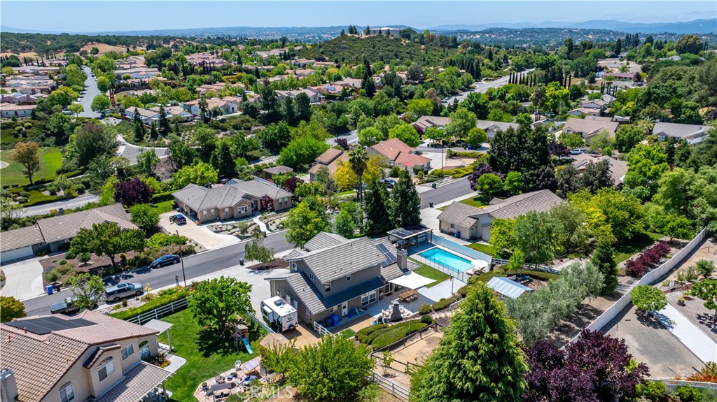 1307 Crown Way