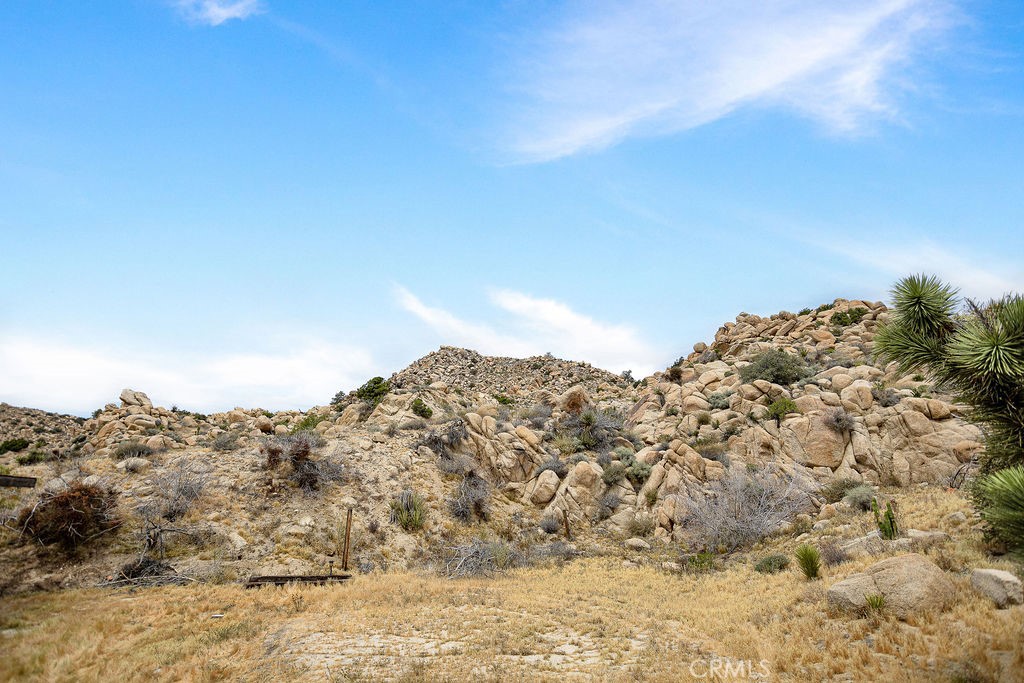 https://media.crmls.org/medias/d90e5125-5f13-4aaf-91ae-acc1d2eb121b.jpg?preset=X-Large