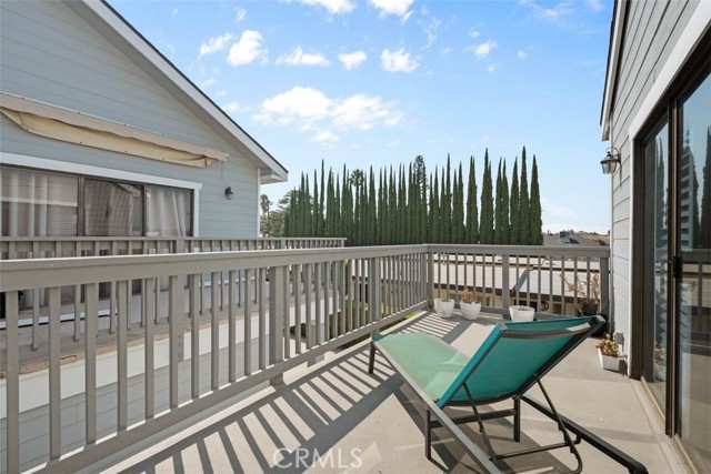 221 Violet Avenue, Monrovia CA: https://media.crmls.org/medias/d90e541c-58a0-4011-8b0b-a23a99f3dea1.jpg