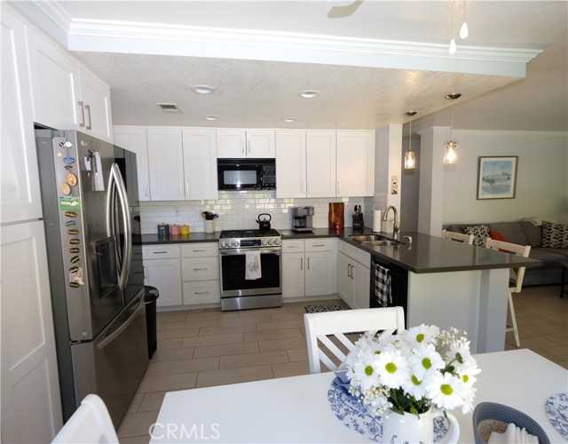 Detail Gallery Image 9 of 24 For 10830 S Yolo St, Rancho Cucamonga,  CA 91701 - 3 Beds | 2/1 Baths