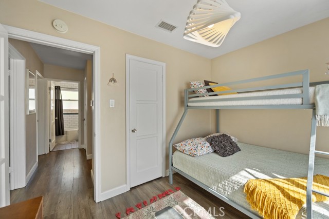 213 East 45th Street, Long Beach CA: https://media.crmls.org/medias/d90e91bb-d93a-4e7c-b3c4-4ec3a844519e.jpg