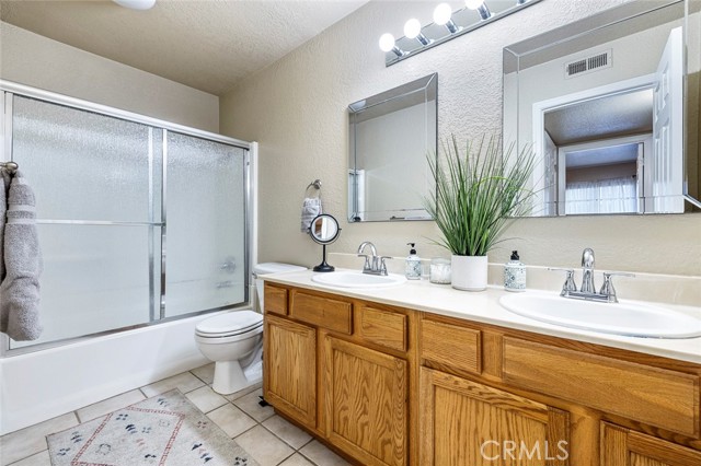 Detail Gallery Image 17 of 29 For 2881 Huntington Bld #137,  Fresno,  CA 93721 - 1 Beds | 1 Baths