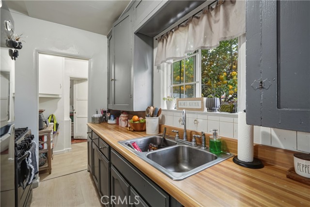 Detail Gallery Image 17 of 24 For 1341 N Fries, Wilmington,  CA 90744 - – Beds | – Baths