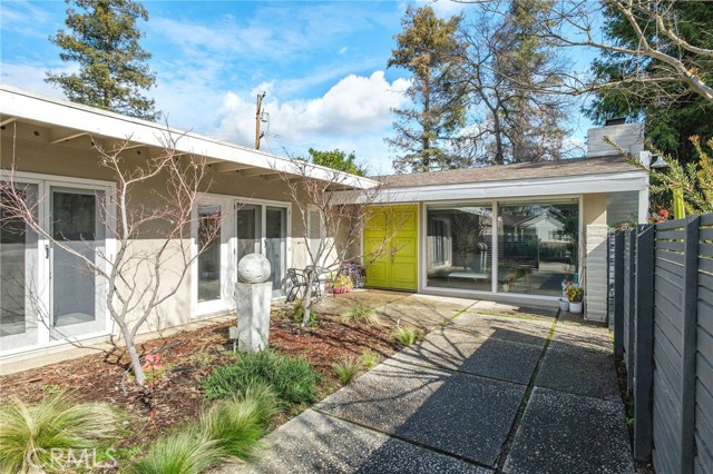 Detail Gallery Image 4 of 39 For 1264 W Celeste, Fresno,  CA 93711 - 4 Beds | 3 Baths