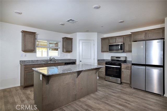 Detail Gallery Image 4 of 14 For 30811 Operetta St, Winchester,  CA 92596 - 3 Beds | 2 Baths