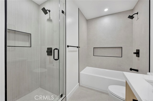 Detail Gallery Image 20 of 30 For 17303 Chatsworth St #4,  Granada Hills,  CA 91344 - 2 Beds | 1/1 Baths