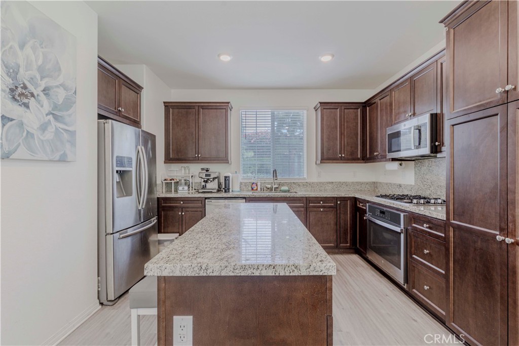 MLS #WS25106958 img 2