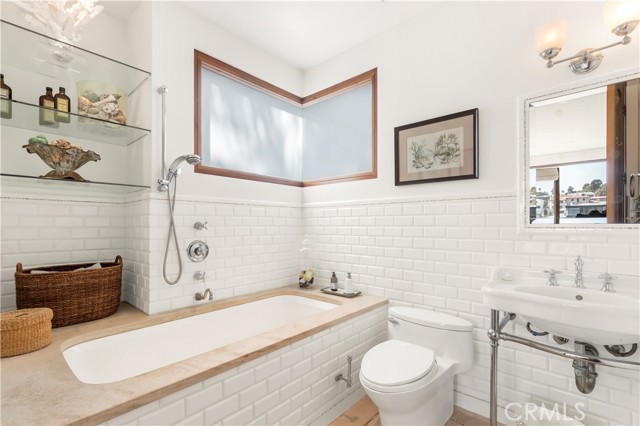 86 Emerald Bay, Laguna Beach CA: https://media.crmls.org/medias/d9127a4b-e28d-4b6a-bfaa-65b89dd6a161.jpg