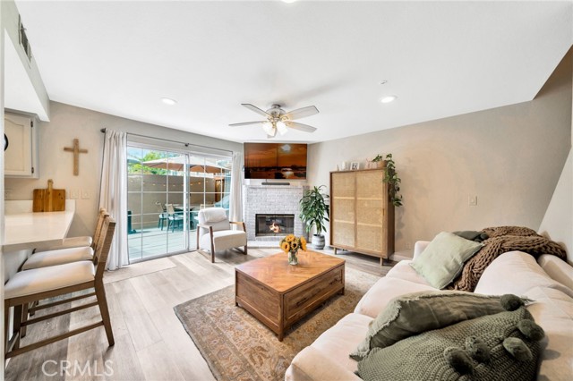 17601 Newland Street, Huntington Beach CA: https://media.crmls.org/medias/d914a5df-8a8c-45d7-ad8e-4cdd7a283b80.jpg