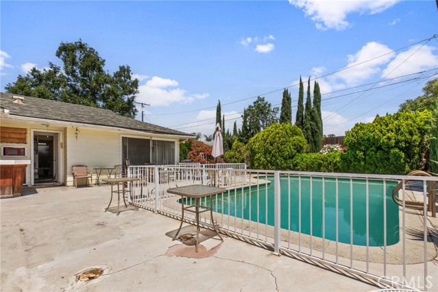 319 E Deodar Street, Ontario CA: https://media.crmls.org/medias/d91530b1-d112-4d90-8b06-3c7839510c0f.jpg