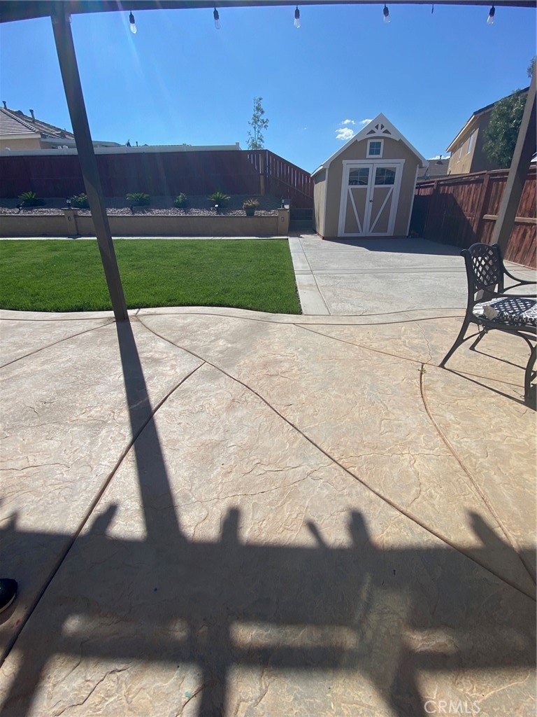 https://media.crmls.org/medias/d91546d2-2bc7-4906-be41-8d4b45647469.jpg?preset=X-Large