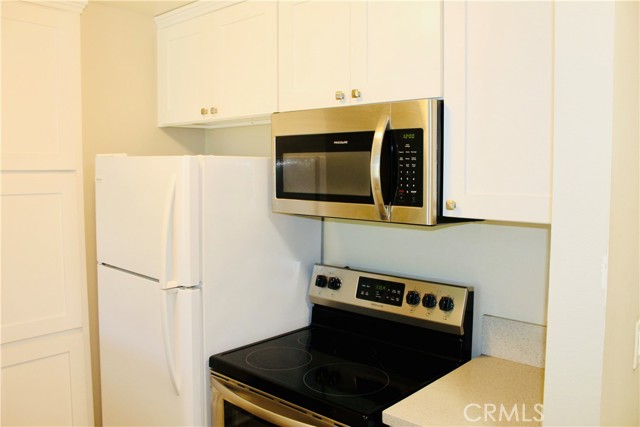 Detail Gallery Image 4 of 13 For 832 Coriander Dr #B,  Torrance,  CA 90502 - 1 Beds | 1 Baths