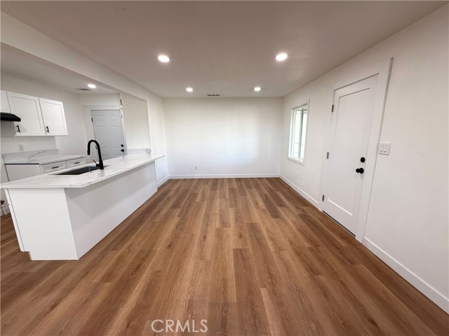 Detail Gallery Image 3 of 33 For 124 S Olive, Rialto,  CA 92376 - 4 Beds | 3 Baths