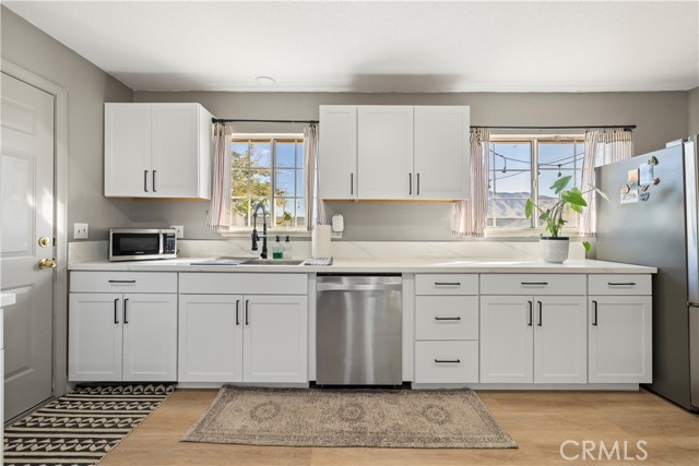 Detail Gallery Image 10 of 45 For 8755 Devon, Hesperia,  CA 92345 - 2 Beds | 2 Baths