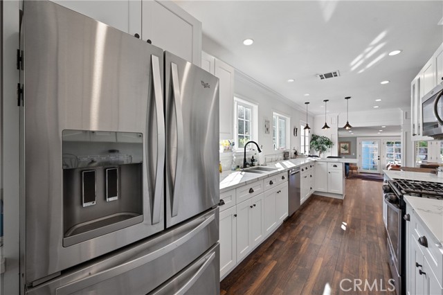 Detail Gallery Image 11 of 35 For 20852 Kittridge, Winnetka,  CA 91306 - 3 Beds | 2 Baths