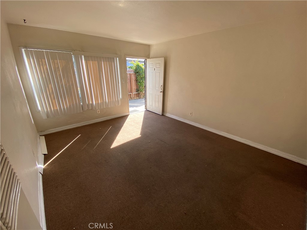 903 Cerritos Avenue B