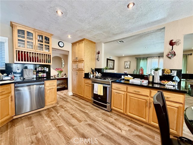 Detail Gallery Image 16 of 42 For 2172 Kellogg Ave, Corona,  CA 92879 - 3 Beds | 2 Baths