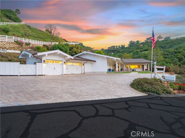 3 Poppy Trail, Rolling Hills, California 90274, 4 Bedrooms Bedrooms, 0 ,2 BathroomsBathrooms,Residential,For Sale,Poppy Trail,0,PV26128743