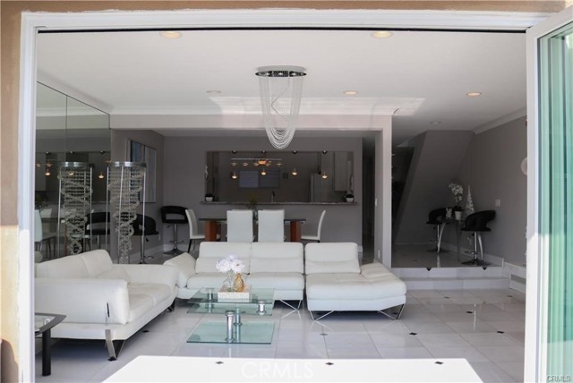 Detail Gallery Image 12 of 14 For 3726 Montego, Huntington Beach,  CA 92649 - 4 Beds | 3 Baths