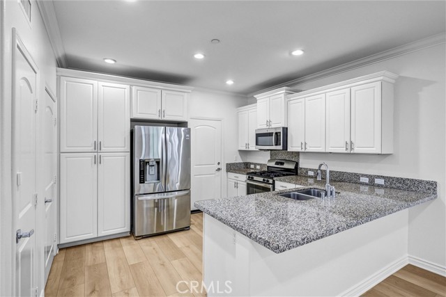 130 Rose Arch, Irvine CA: https://media.crmls.org/medias/d9193315-1b32-423c-8667-ba03dce03fad.jpg
