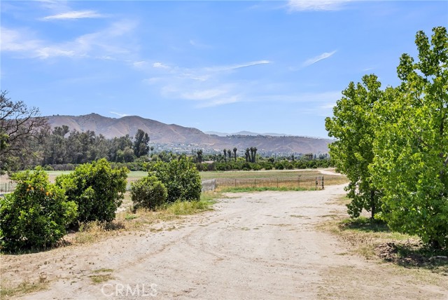 2886 Mcallister Street, Riverside CA: https://media.crmls.org/medias/d9195ef8-9de1-42fa-ac25-269ca2016644.jpg
