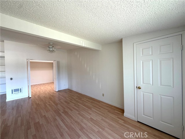 Detail Gallery Image 5 of 12 For 1642 Merion Way, M2-40i, Seal Beach,  CA 90740 - 2 Beds | 1 Baths