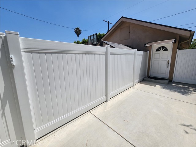 5706 Willis Avenue, Van Nuys CA: https://media.crmls.org/medias/d919f68f-7eb4-48f0-a453-6f7a609a3db5.jpg