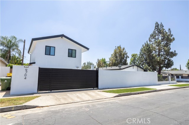 Detail Gallery Image 26 of 53 For 20133 Superior St, Chatsworth,  CA 91311 - 4 Beds | 3 Baths