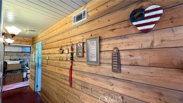 Detail Gallery Image 2 of 28 For 1241 Bear Springs Rd, Rimforest,  CA 92378 - 3 Beds | 1/1 Baths