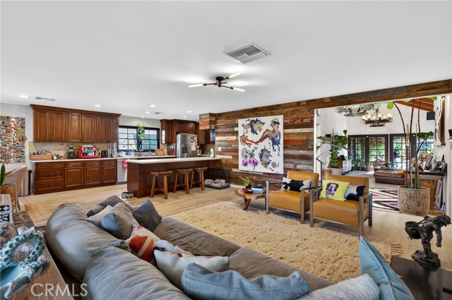 Detail Gallery Image 14 of 75 For 5526 Fulton, Sherman Oaks,  CA 91401 - 3 Beds | 3 Baths