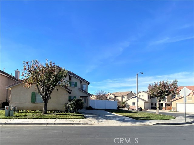 Detail Gallery Image 12 of 43 For 934 Primrose Ln, Corona,  CA 92878 - 4 Beds | 2/1 Baths