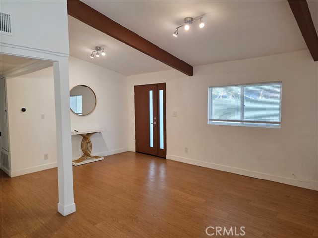 Detail Gallery Image 4 of 28 For 6423 Wilbur, Reseda,  CA 91335 - 3 Beds | 2 Baths