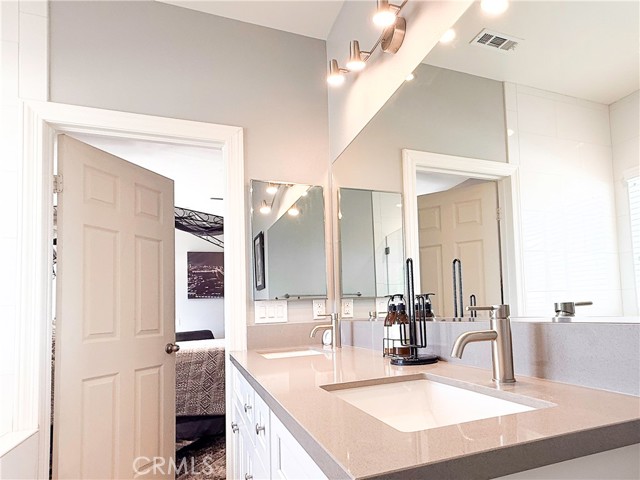 Image 30 of 50 For 449 Skylark  