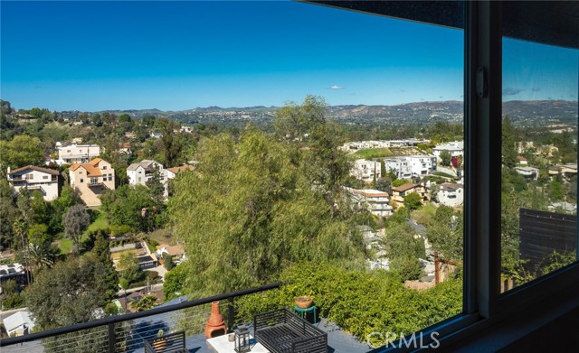 Detail Gallery Image 28 of 28 For 5177 Medina Rd, Woodland Hills,  CA 91364 - 3 Beds | 3 Baths