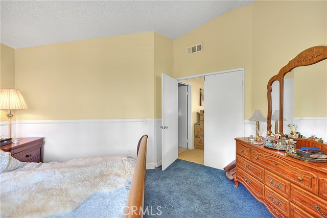 Image 33 of 75 For 22760 Cardinal Street
