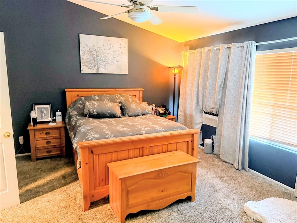 https://media.crmls.org/medias/d91c8a91-63b1-412a-b865-768da2cc3b90.jpg?preset=X-Large