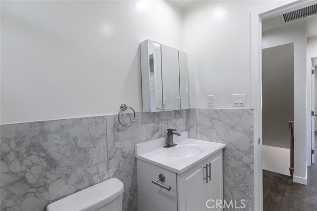 11304 Tiara Street, North Hollywood CA: https://media.crmls.org/medias/d91cc82b-a760-416f-b3b2-8f8f14668bb0.jpg