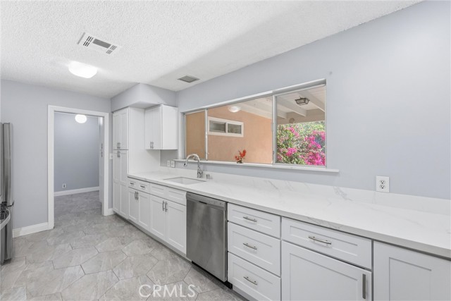 Detail Gallery Image 8 of 38 For 24673 Barton, Loma Linda,  CA 92354 - 3 Beds | 2 Baths