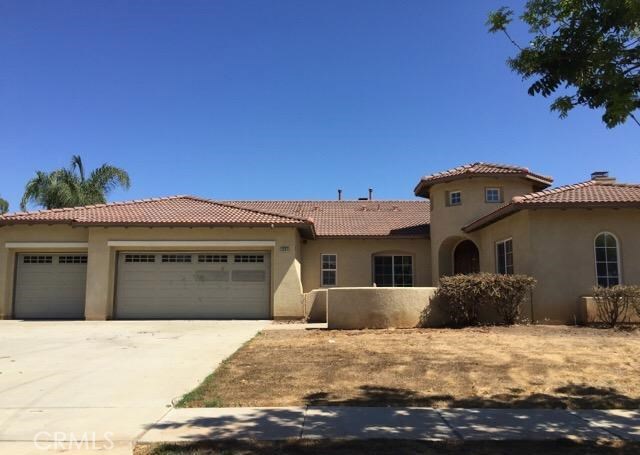 1581 Liberty Dr, Corona, CA 92881