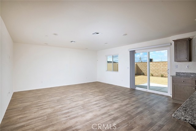 Detail Gallery Image 2 of 15 For 30740 Malibu Dr, Winchester,  CA 92596 - 4 Beds | 2/1 Baths